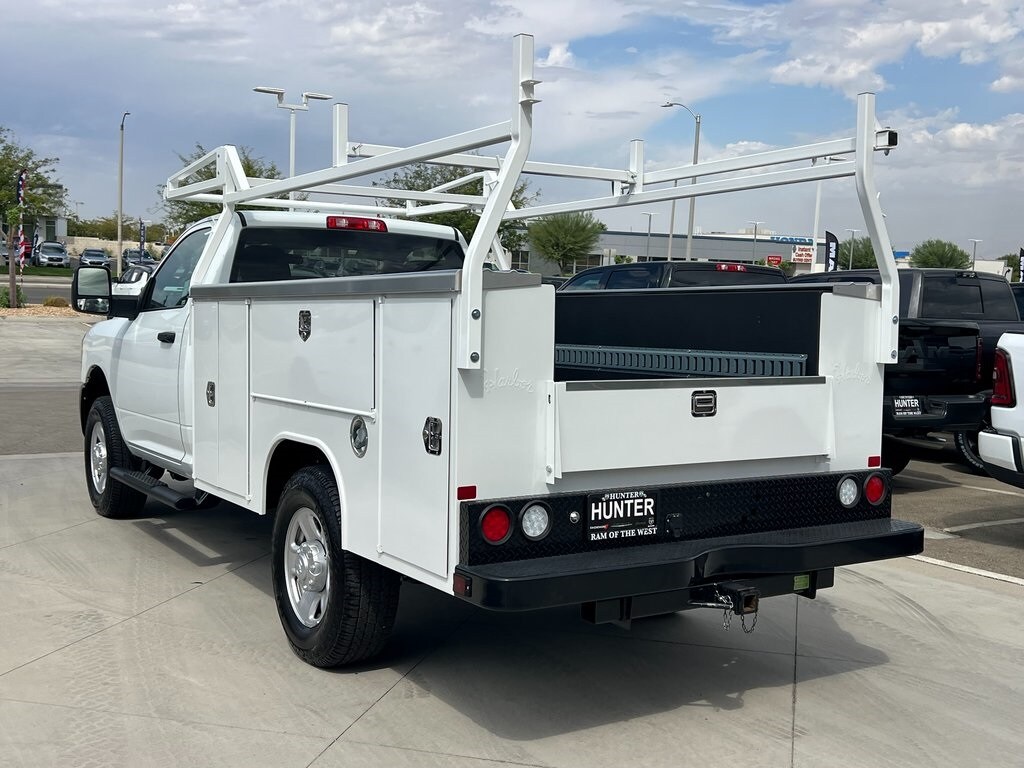 2023 Ram 3500 Tradesman photo 4