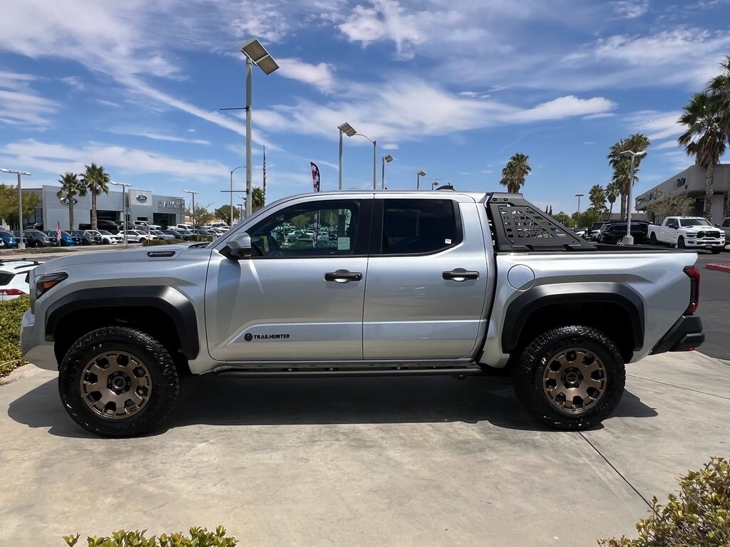 2025 Toyota Tacoma 4x4 Trailhunter photo 3