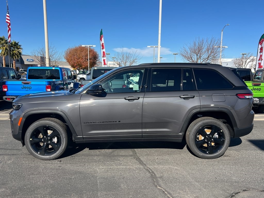 New 2025 Jeep Grand Cherokee ALTITUDE X 4X2 Sport Utility