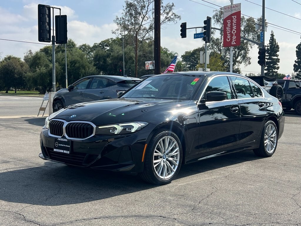 2024 Bmw 330e 3-Series photo 2