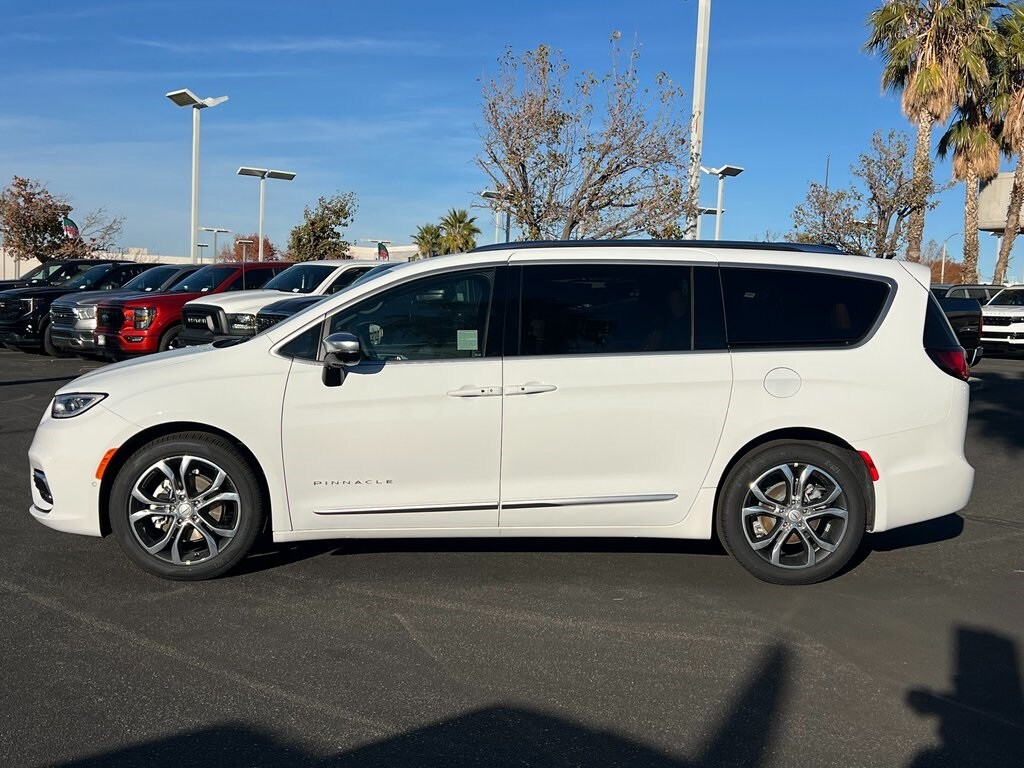 New 2026 Chrysler Pacifica PINNACLE Passenger Van
