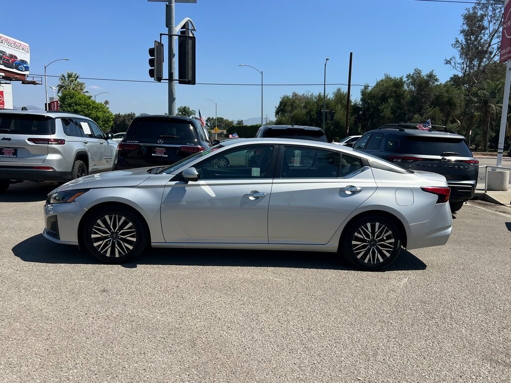 2023 Nissan Altima 2.5 SV photo 3