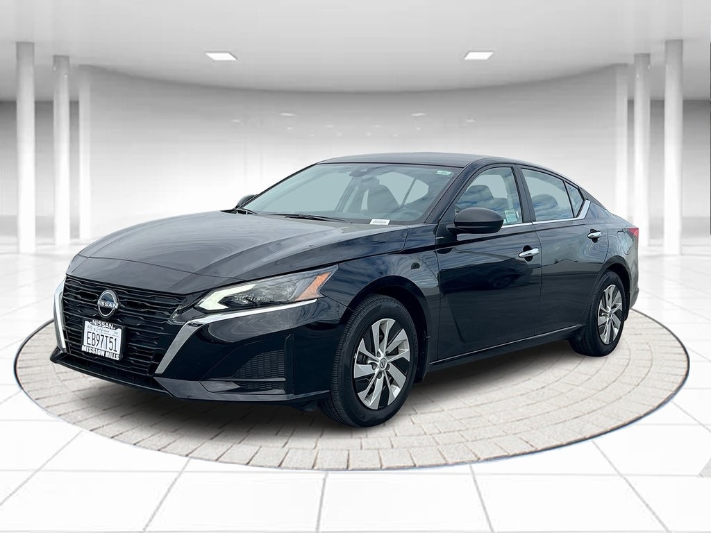 2025 Nissan Altima S's photo