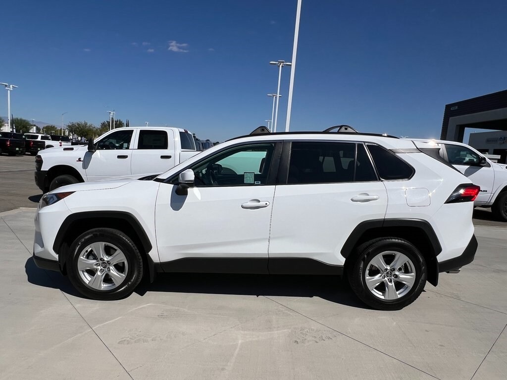 2020 Toyota RAV4 XLE photo 3