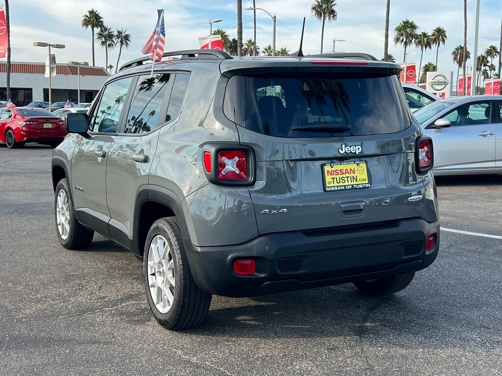 2022 Jeep Renegade Latitude photo 2
