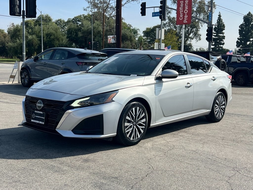 2023 Nissan Altima 2.5 SV photo 2