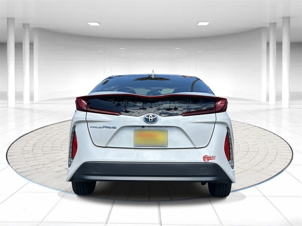 2017 Toyota Prius Prime Premium photo 3