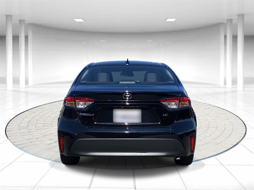 2025 Toyota Corolla LE photo 3