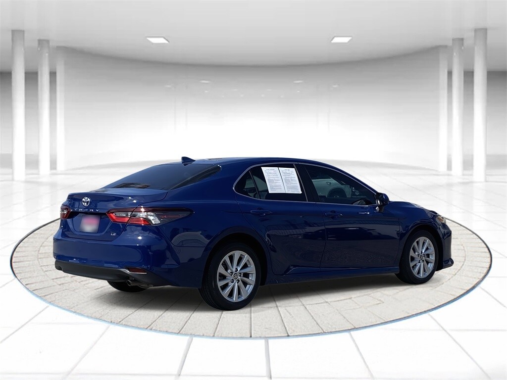 2023 Toyota Camry LE photo 4