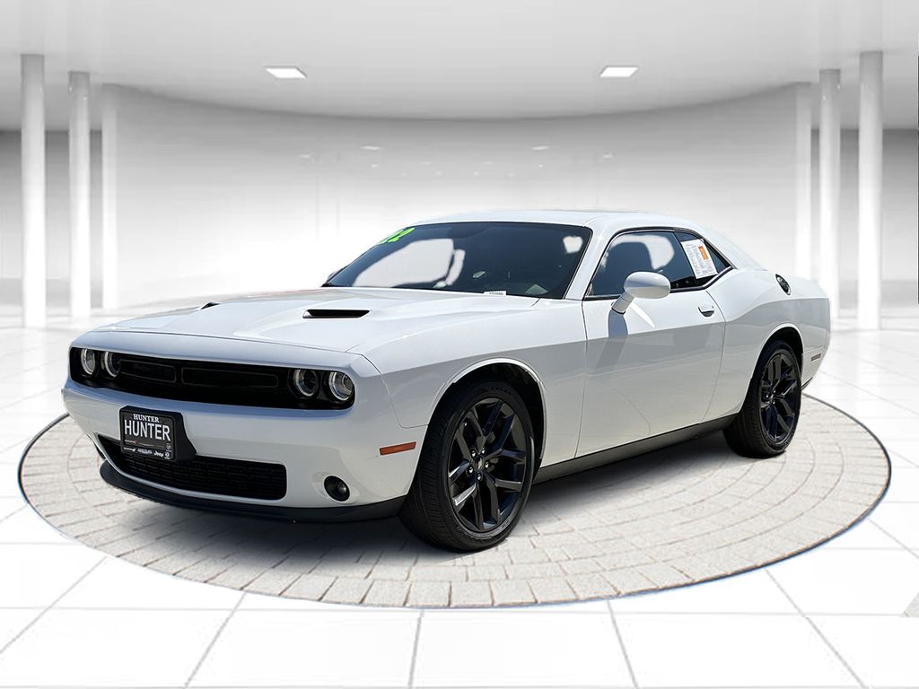 2022 Dodge Challenger SXT Auto's photo