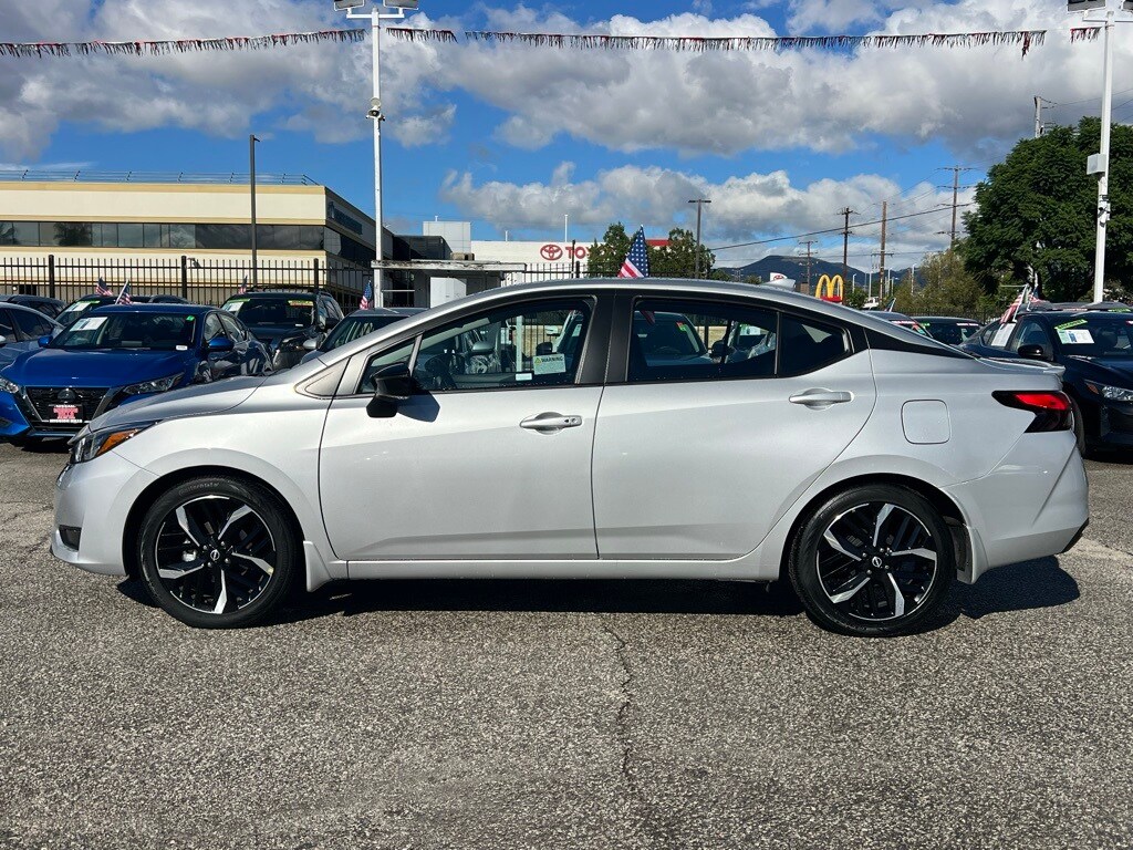 2025 Nissan Versa 1.6 SR photo 3