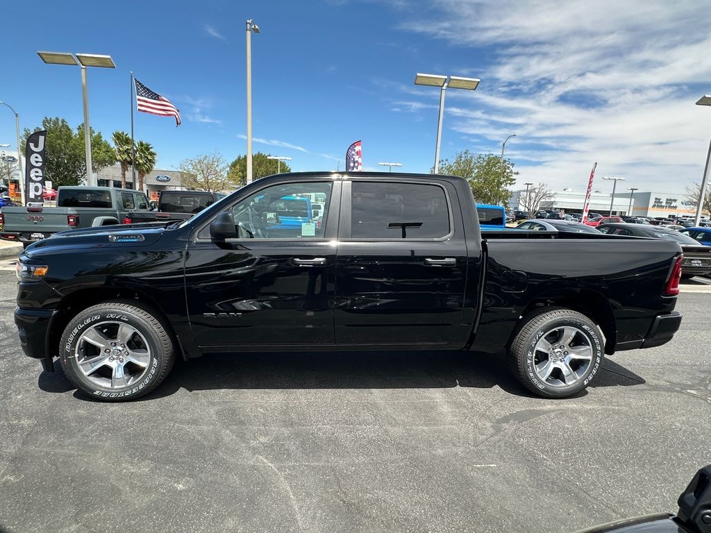 New 2026 Ram 1500 EXPRESS CREW CAB 4X2 5'7 BOX Pickup