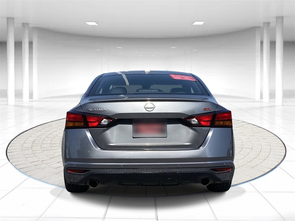 2023 Nissan Altima 2.5 SR photo 3