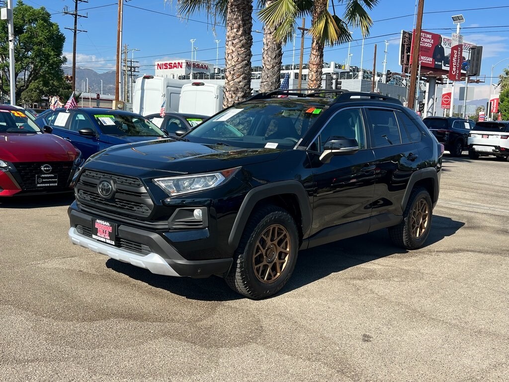 2019 Toyota RAV4 Adventure photo 2