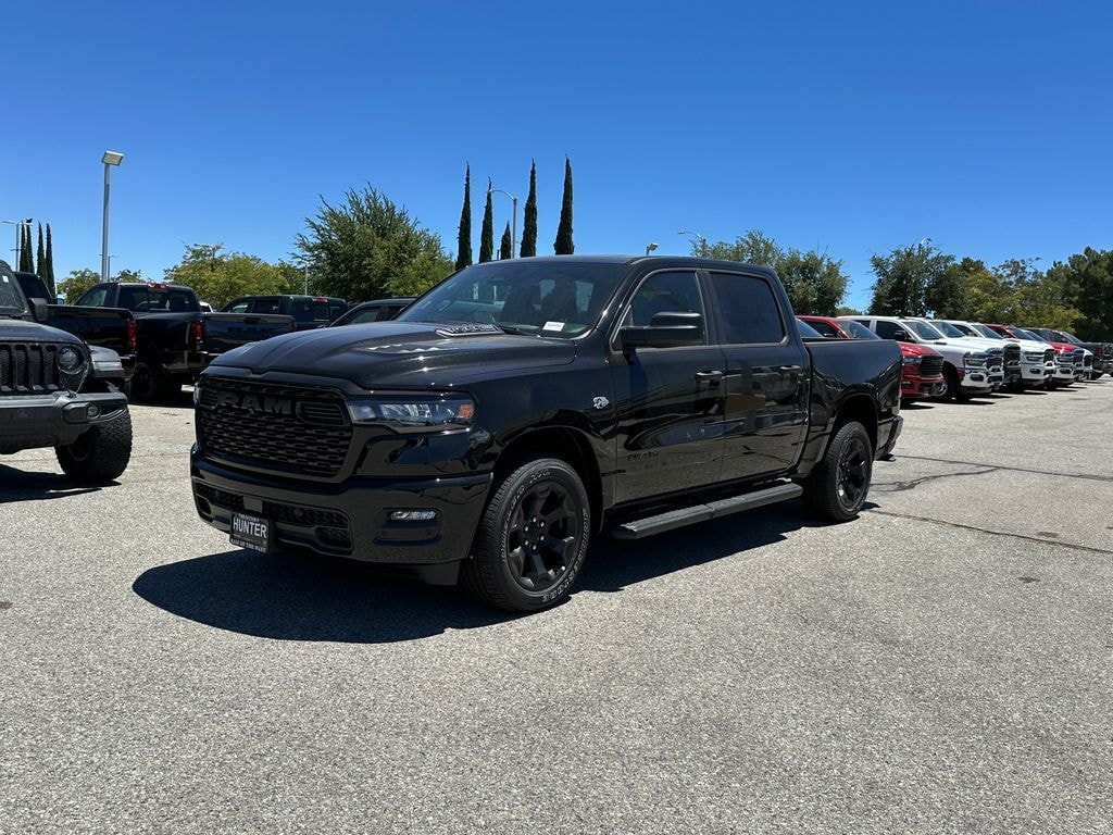 New 2026 Ram 1500 EXPRESS CREW CAB 4X4 5'7 BOX Pickup