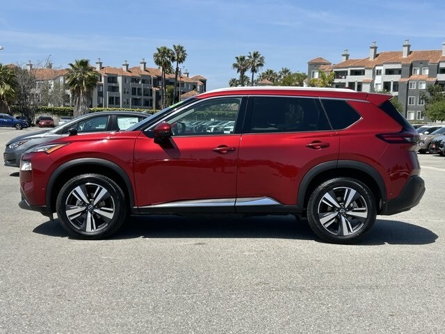 2023 Nissan Rogue SL photo 3