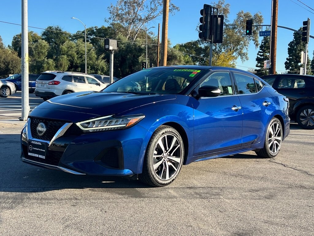 2023 Nissan Maxima SV photo 2
