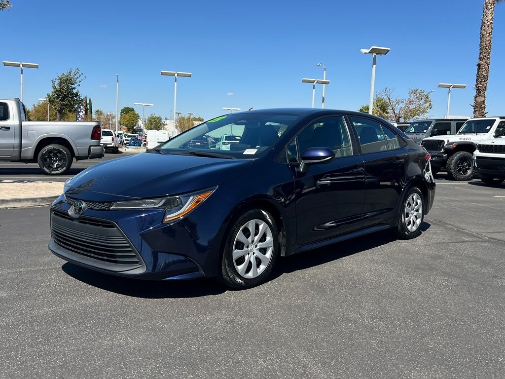 2023 Toyota Corolla LE photo 2