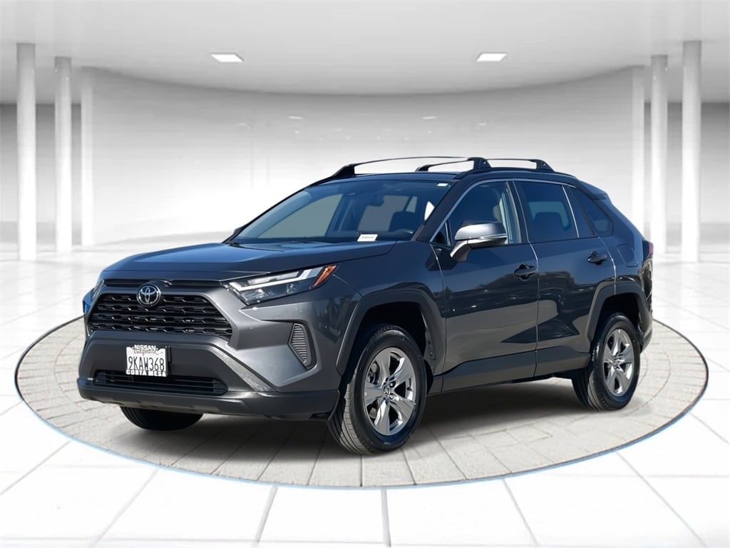 2023 Toyota RAV4 XLE's photo