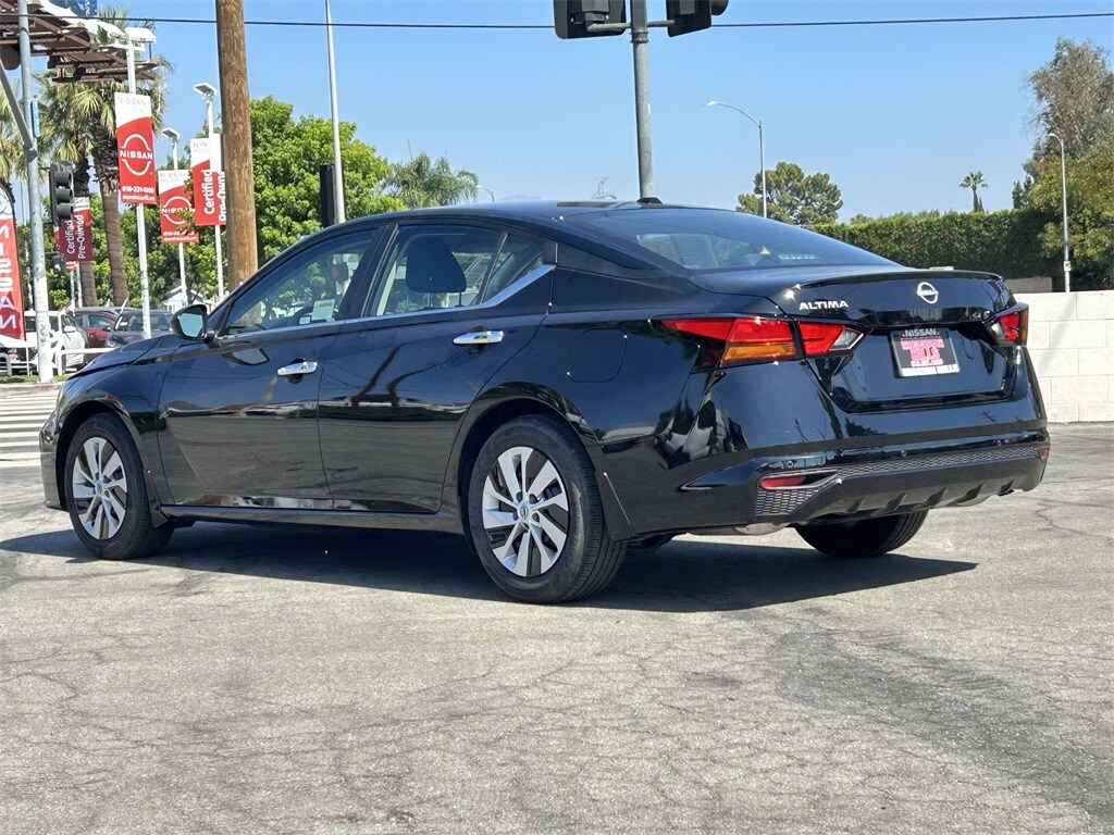 2025 Nissan Altima 2.5 S photo 2