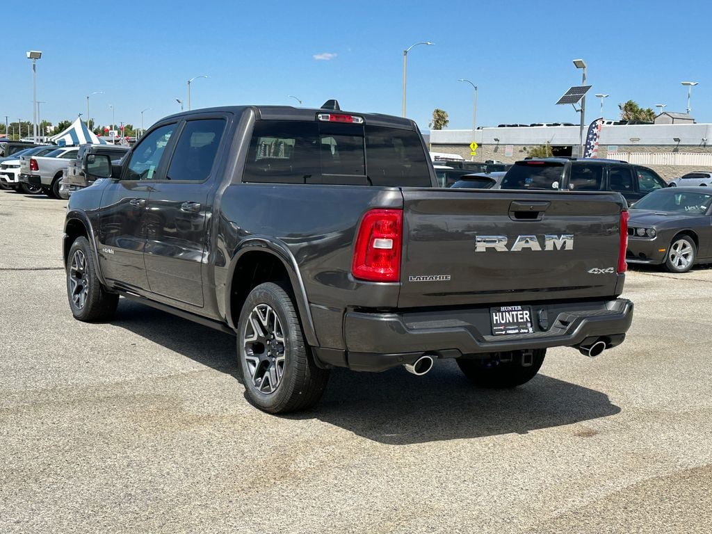 New 2026 Ram 1500 LARAMIE CREW CAB 4X4 5'7 BOX Pickup