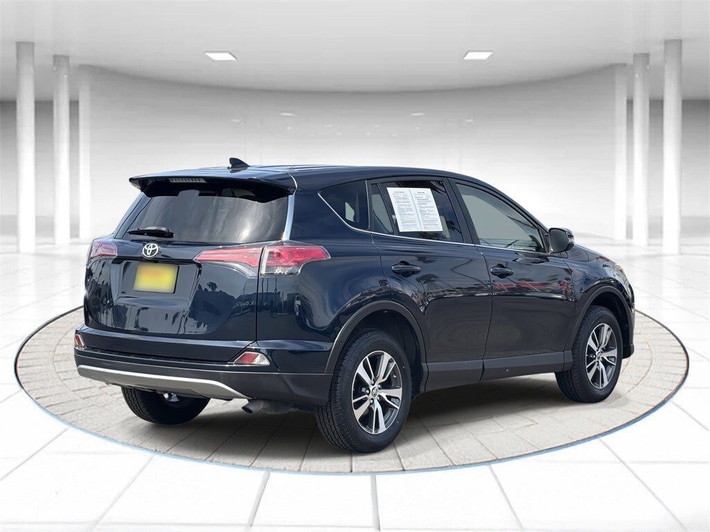 2018 Toyota RAV4 XLE photo 4