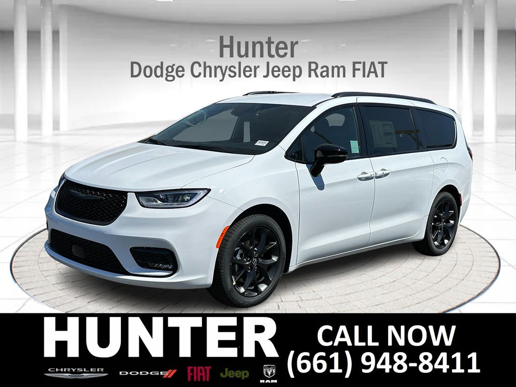 2026 Chrysler Pacifica Passenger Van 