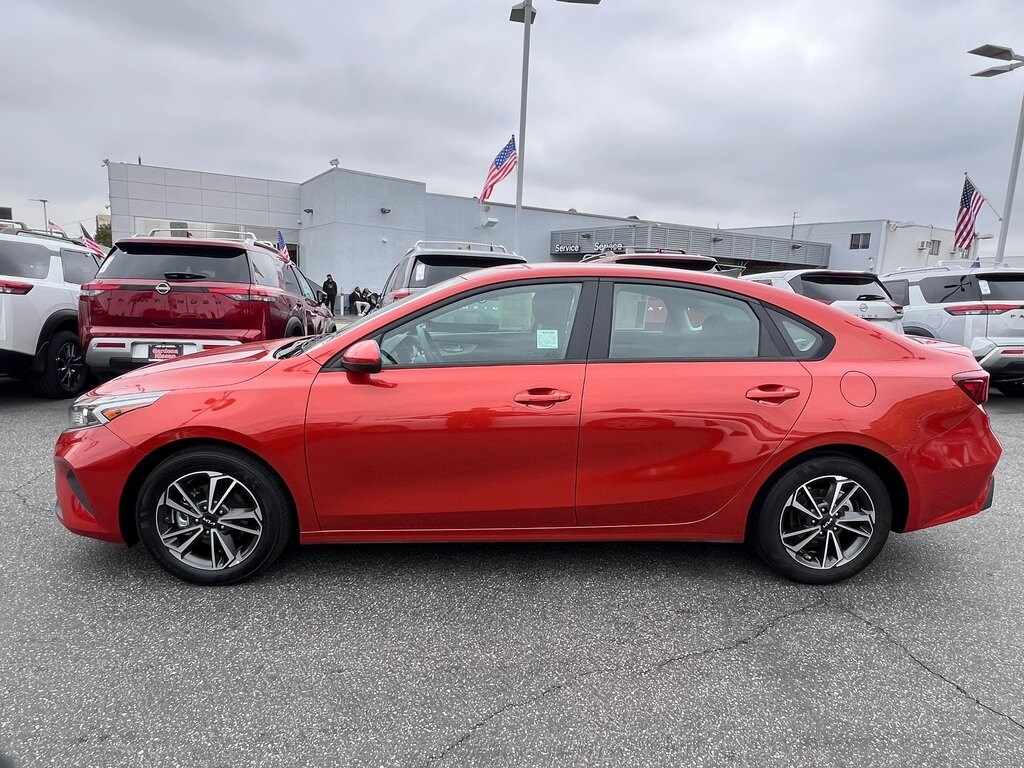 2022 Kia Forte LXS photo 3