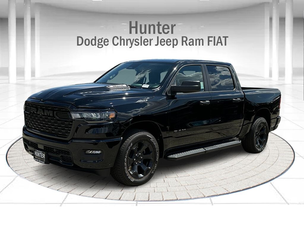 New 2026 Ram 1500 EXPRESS CREW CAB 4X4 5'7 BOX Pickup