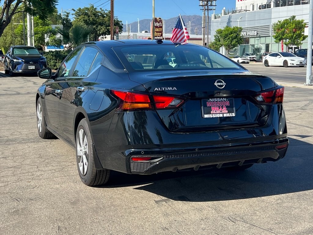 2025 Nissan Altima 2.5 S photo 3