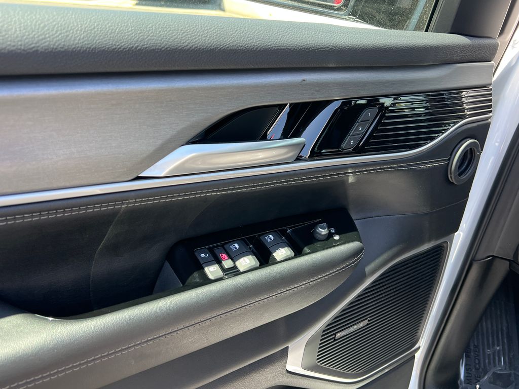 2025 Jeep Wagoneer L Series II - Photo 20