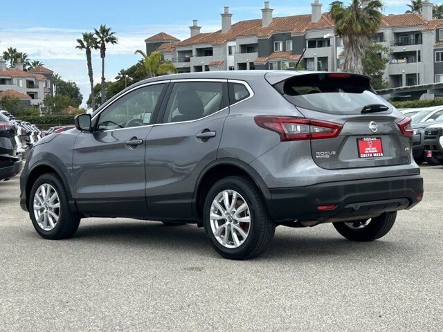 2021 Nissan Rogue Sport S photo 2