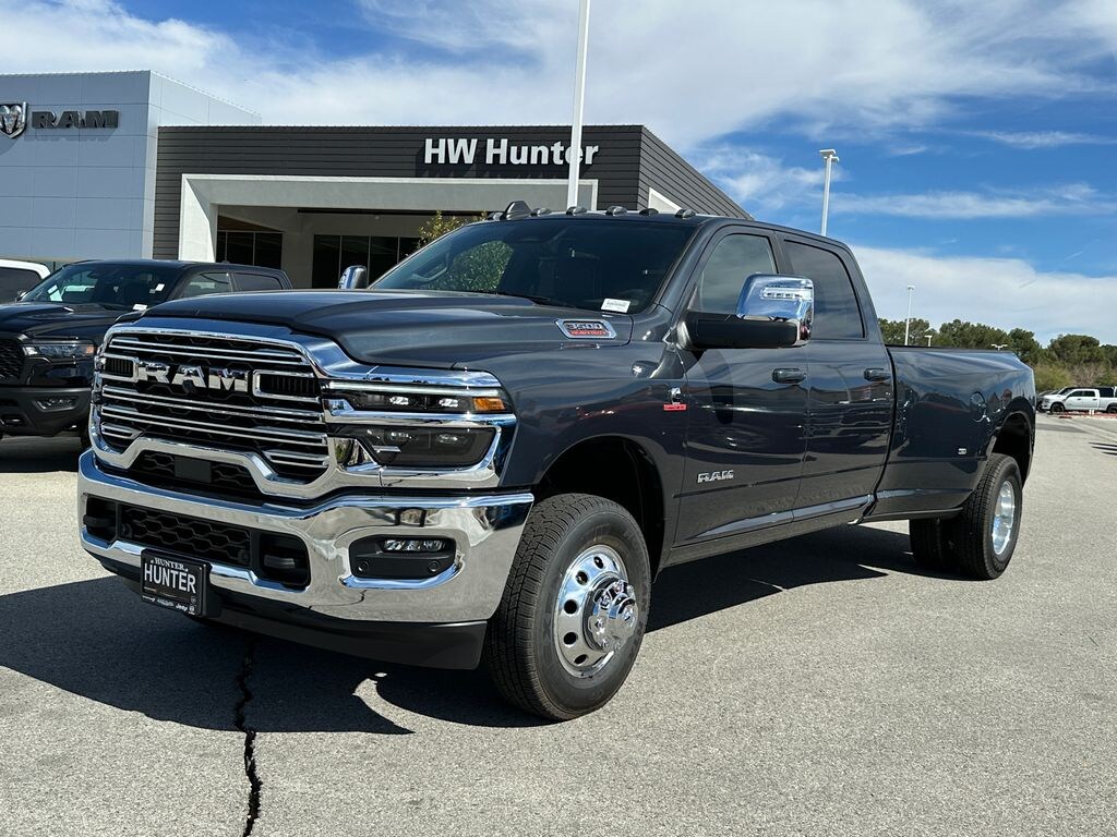 New 2026 Ram 3500 LARAMIE CREW CAB 4X4 8' BOX Pickup