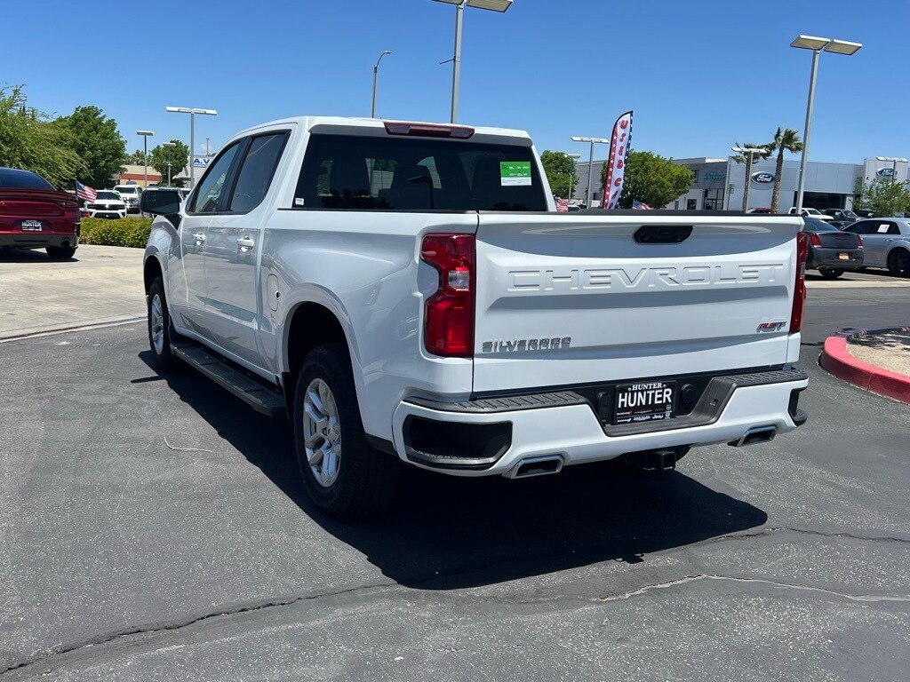 2024 Chevrolet Silverado 1500 RST photo 4