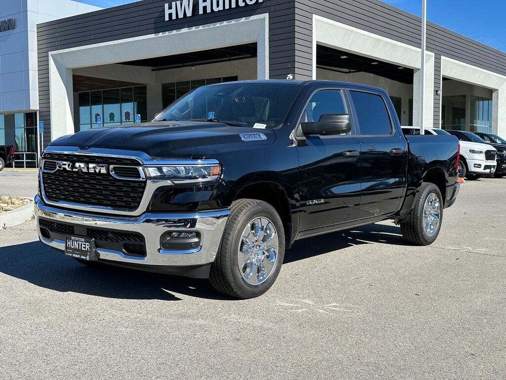 New 2026 Ram 1500 BIG HORN CREW CAB 4X4 5'7 BOX Pickup