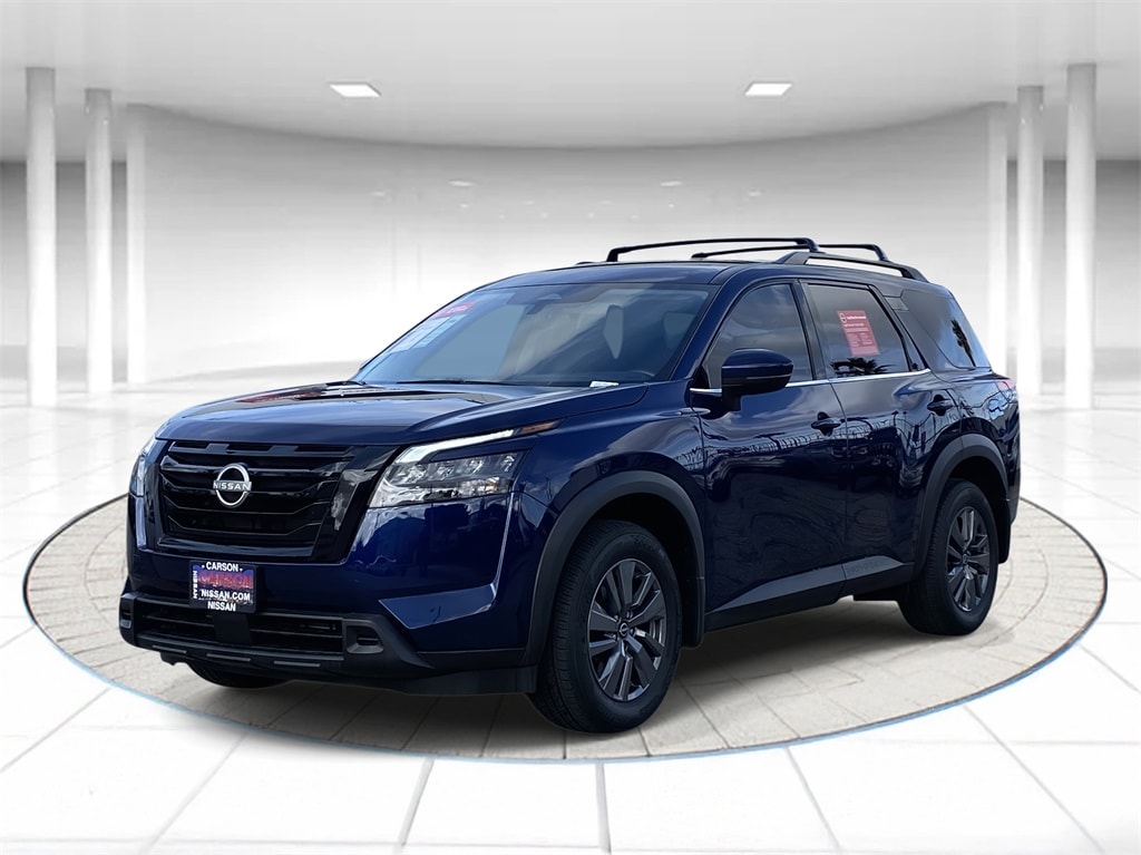 2025 Nissan Pathfinder SV's photo
