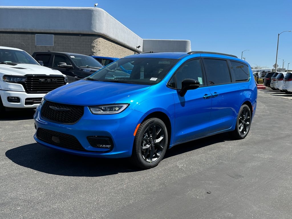 New 2026 Chrysler Pacifica SELECT Passenger Van