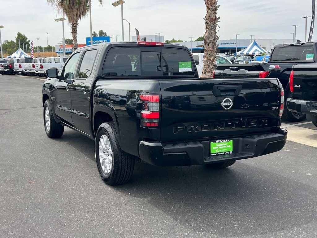 2022 Nissan Frontier SV photo 4