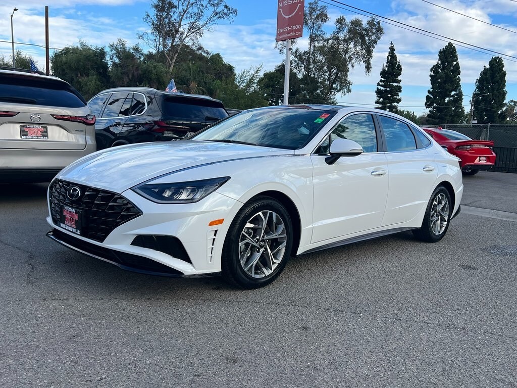 2021 Hyundai Sonata SEL photo 2