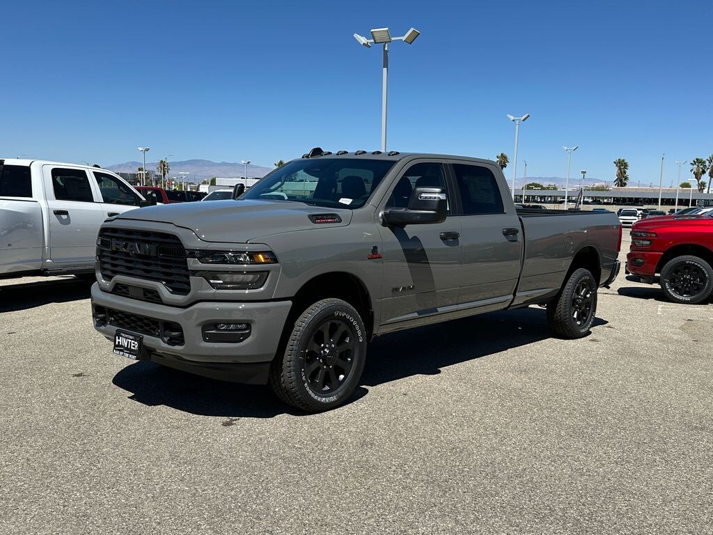 New 2026 Ram 2500 BIG HORN CREW CAB 4X4 8' BOX Pickup