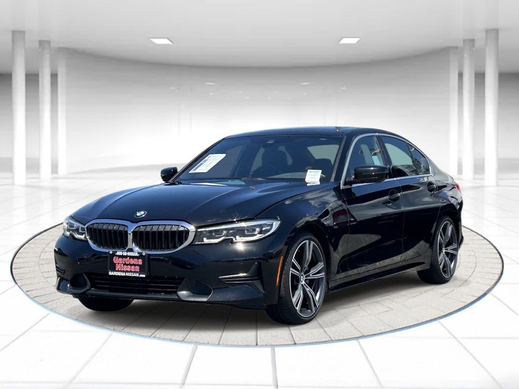 2021 BMW 3 Series 330i Sedan's photo