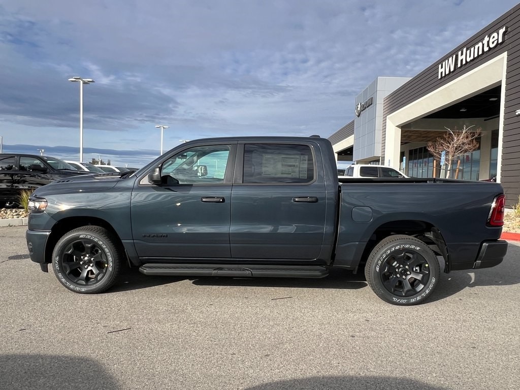 New 2026 Ram 1500 EXPRESS CREW CAB 4X4 5'7 BOX Pickup