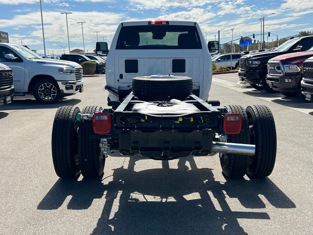 2026 Ram 5500 Tradesman photo 3
