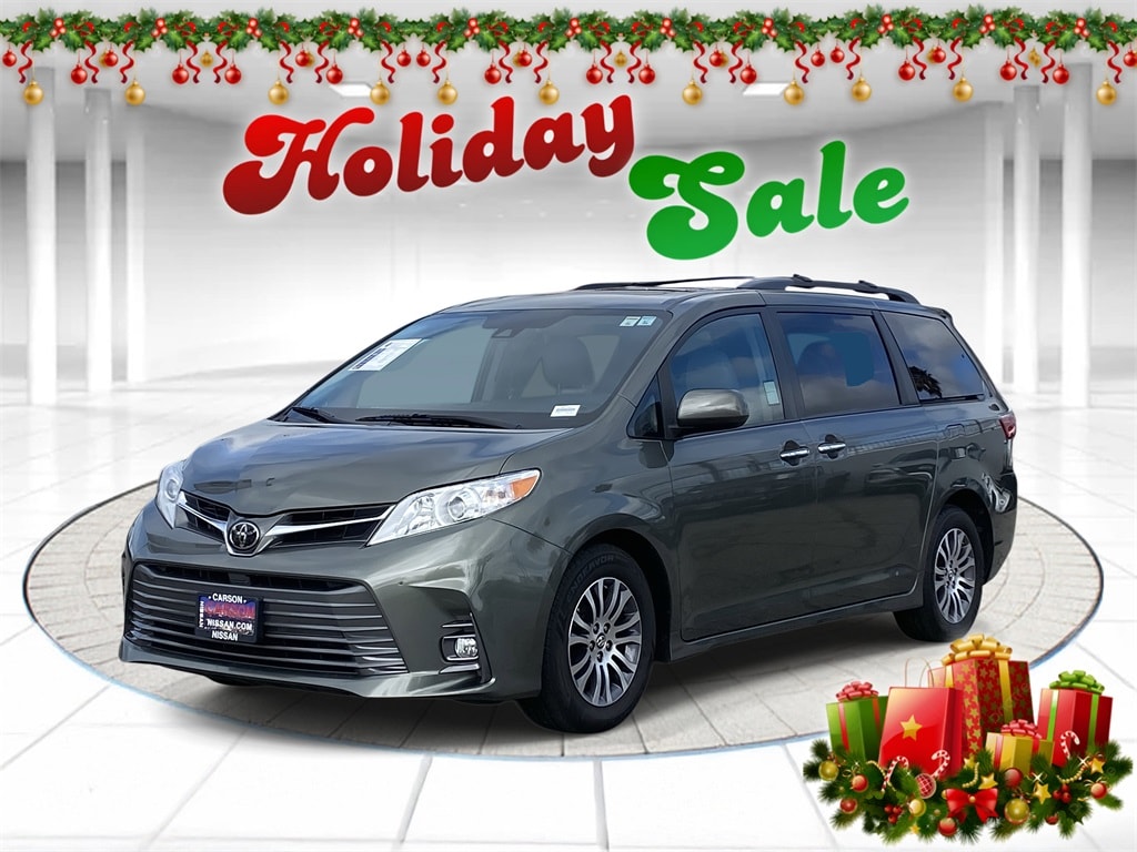 2020 Toyota Sienna XLE's photo