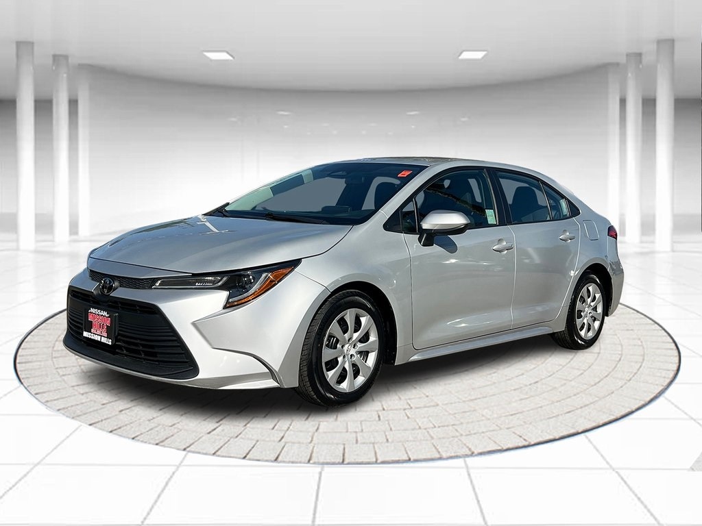 2023 Toyota Corolla LE's photo
