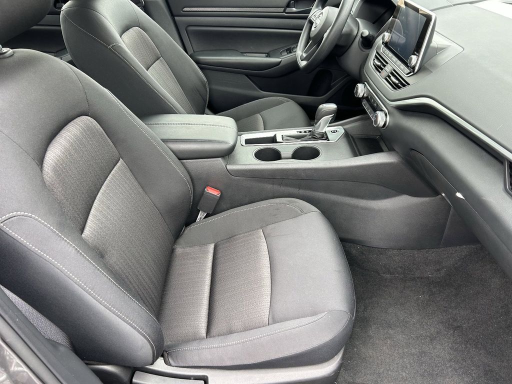 2025 Nissan Altima S - Photo 11