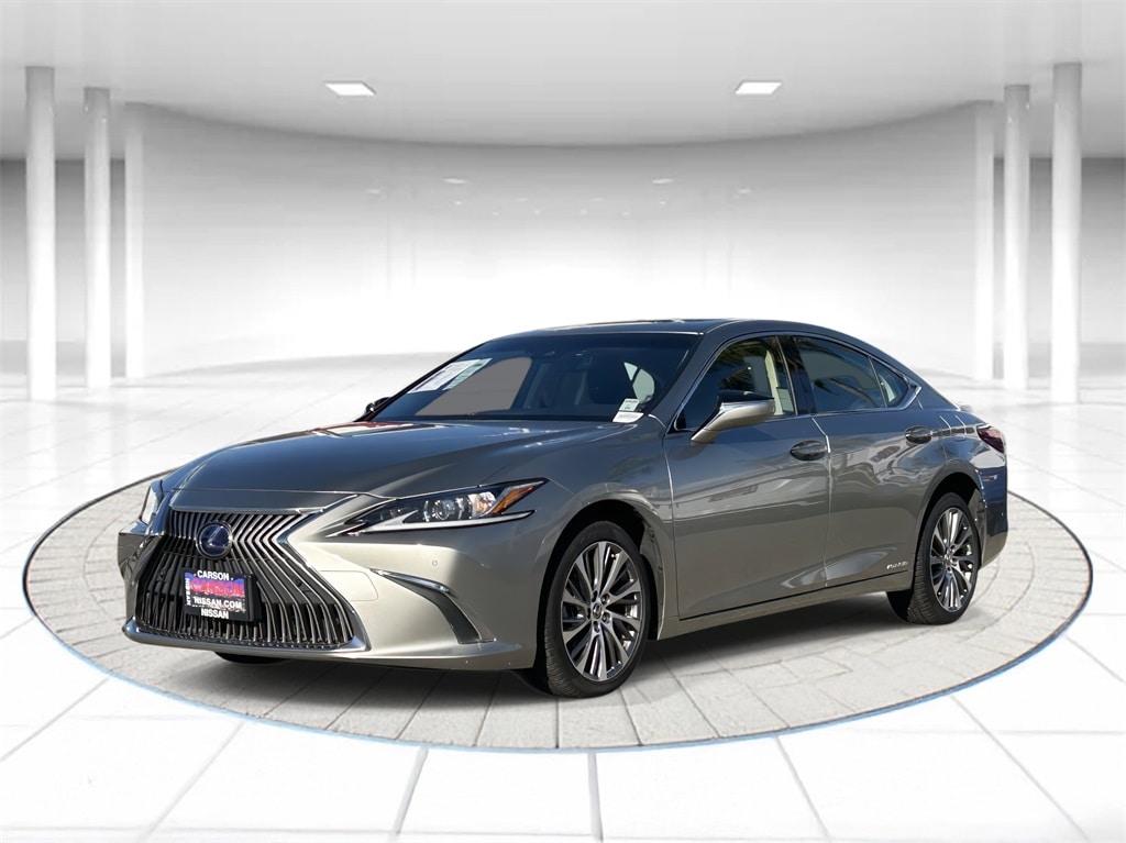 2019 Lexus ES Hybrid 300h's photo