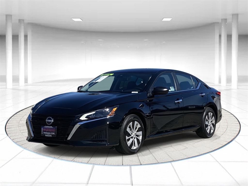 2025 Nissan Altima S's photo