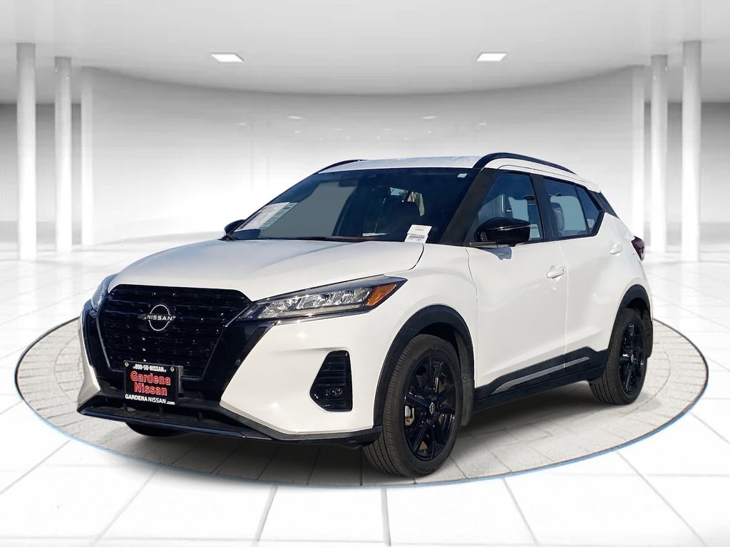 2023 Nissan Kicks SR