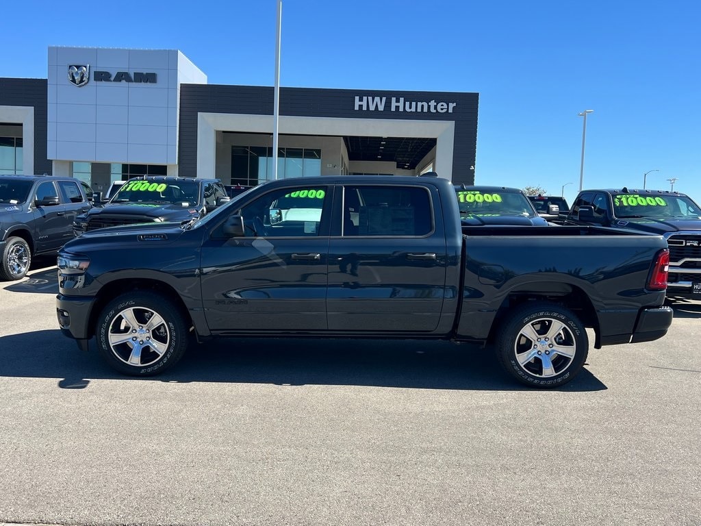 New 2025 Ram 1500 TRADESMAN CREW CAB 4X2 5'7 BOX Pickup